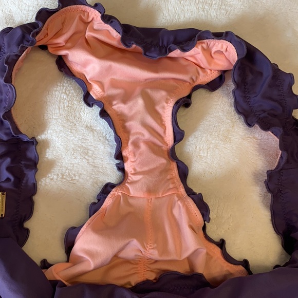 Victoria’s Secret Bikini - Picture 10 of 10